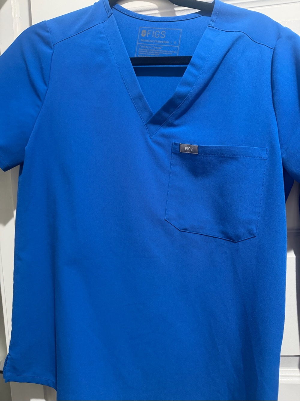 Figs Vibrant Blue V‑Neck Medical Scrub Top